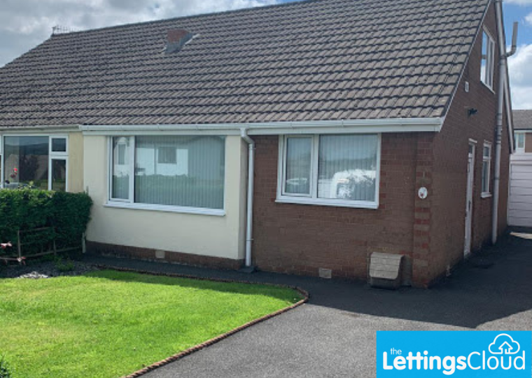 Outside of a 3 bedroom bungalow for rent on Kendal Avenue in Barrowford, Nelson, Lancashire