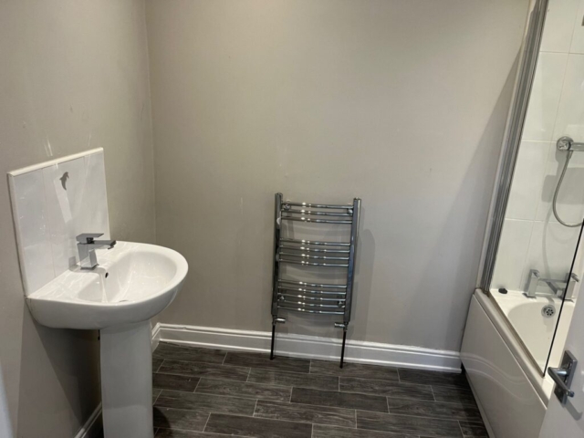 Bathroom of the 2 bedroom terrace house on Hapton Road, Padiham for rent