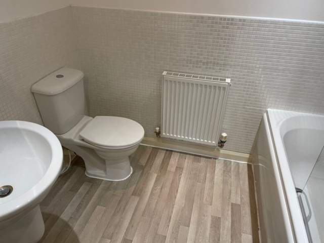 Bathroom of a 2 bedrom apartment located on Greenbrook Road, Burnley available for rent with The Lettings Cloud