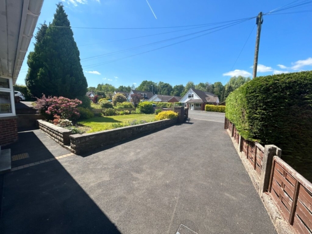 Driveway of a 3 bedroom bungalow available for rent located on Whalley Road in Langho with The Lettings Cloud